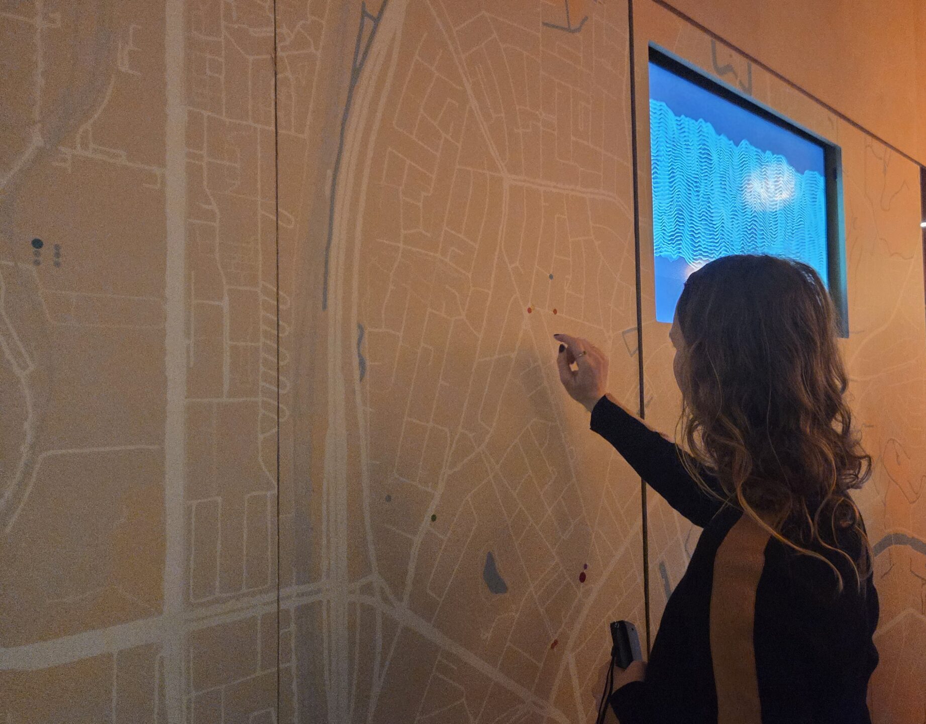 Generative animation responding to live noise data at Merksemdok